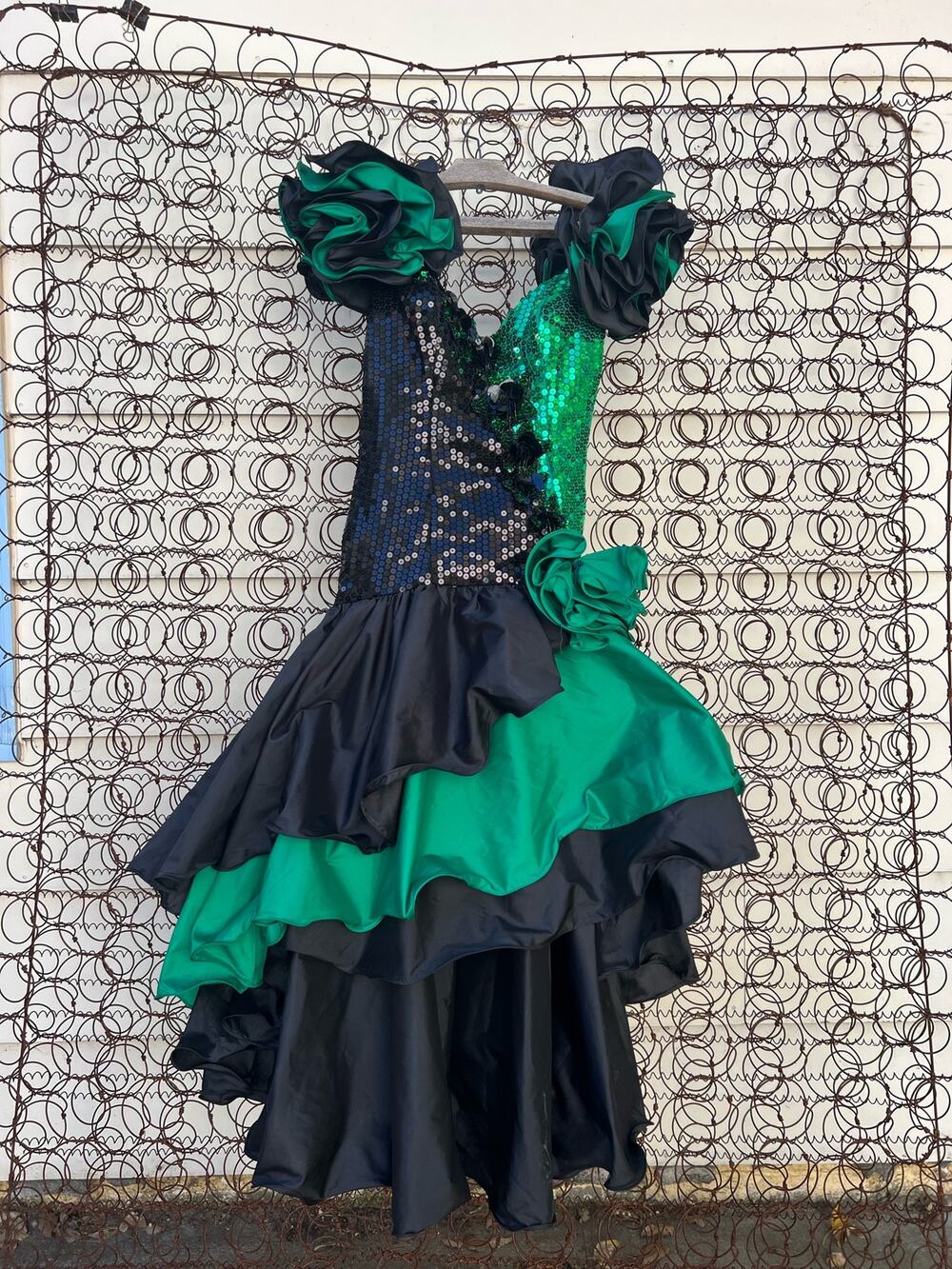 Vintage 80s Alyce Designs Green Black Sequin Ruffle Prom Ball Gown Mardi Gras XS